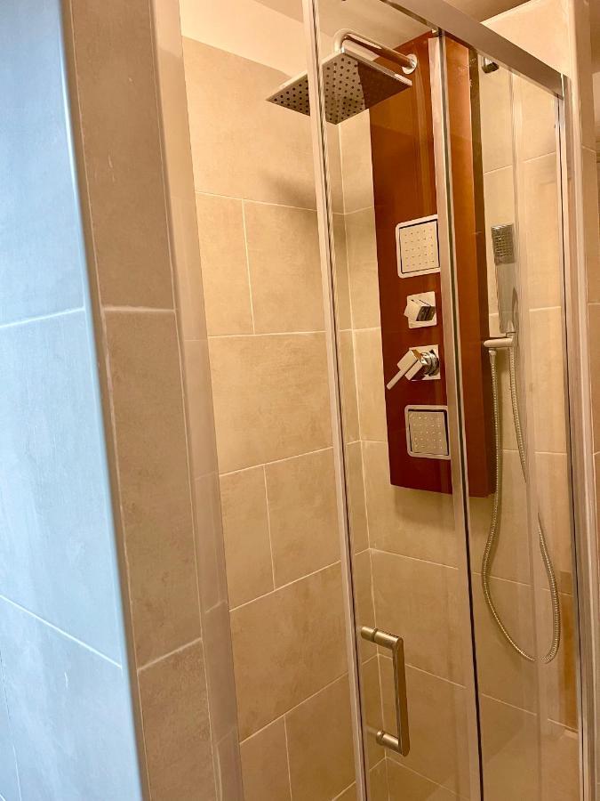 Parisa House Lägenhet Rom Exteriör bild